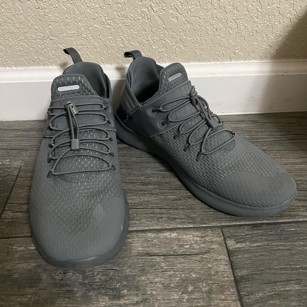 WOMEN’S NIKES | LIKE NEW!!